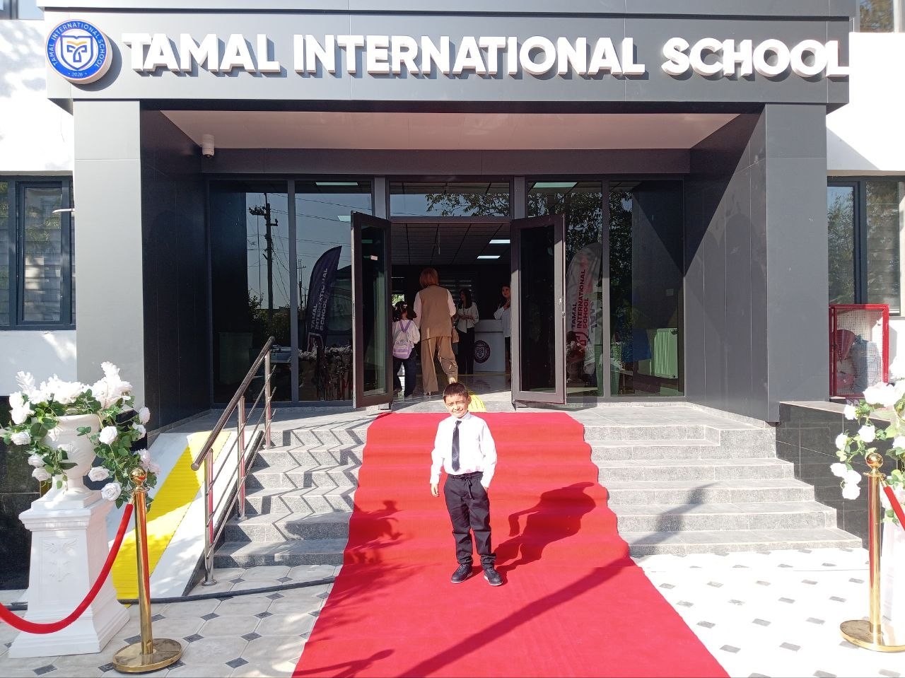 KELAJAK SARI QO‘YILGAN TAMAL TOSHI